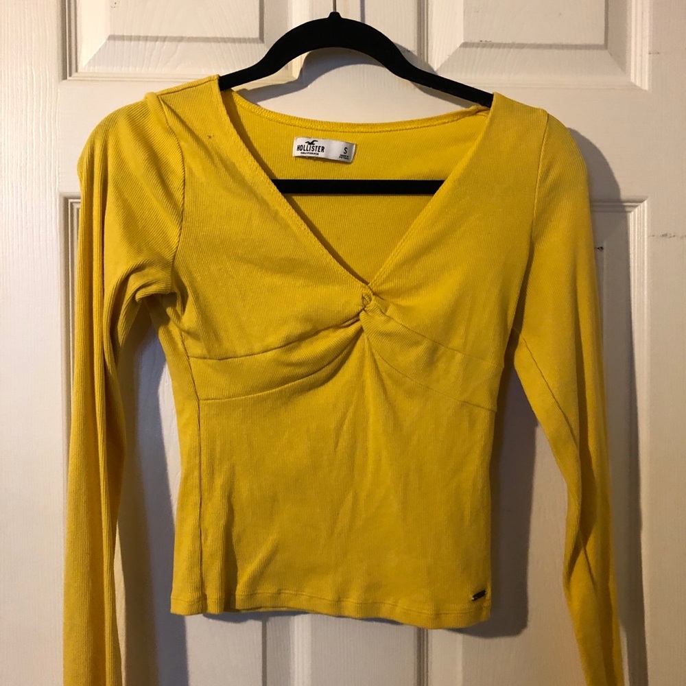 Hollister top